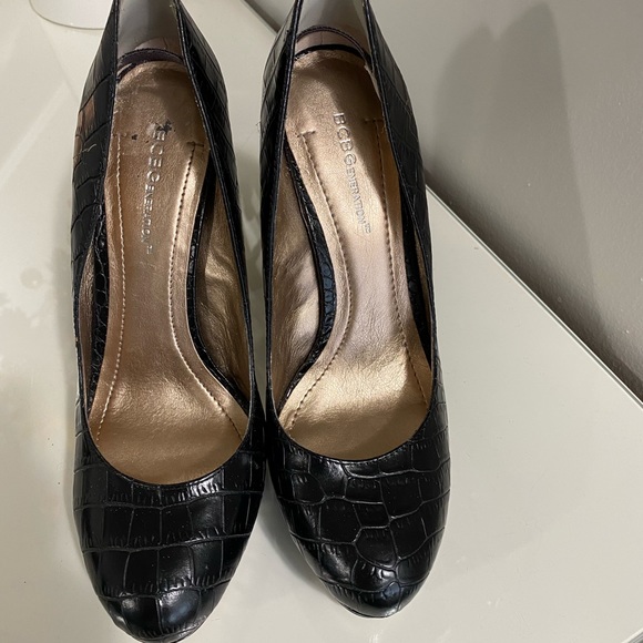 Black BCBG heels - Picture 2 of 4